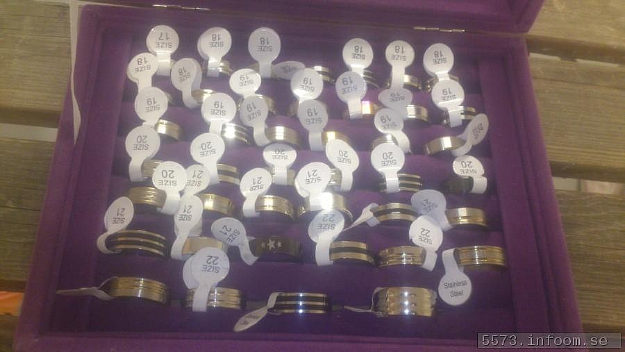 Fina RingarOlika storlekarPris 20:-Kronor styck