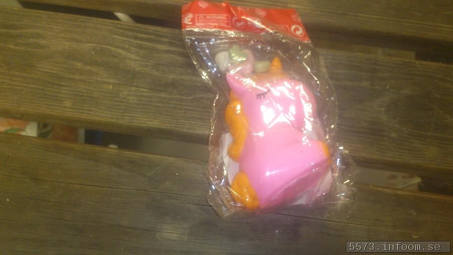 EN FRPACKNING LEKSAKPRIS 10:-KRONOR