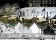 flera_glas_vitt_vin