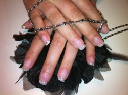 Glitter manikyr med lite rosa och guld glitter...