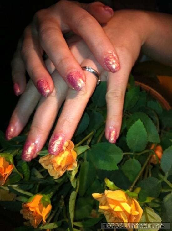 Ann kom på besök efter jul och nyår och ville då prova mitt nya täckande rosa gele. Supersnyggt blev det! Ann kom på besök efter jul och nyår och ville då prova mitt nya täckande rosa gele. Supersnyggt blev det!