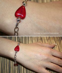 AR010 Red Heart: Armband med rda hjrtan och silverkulor...70:- SLD