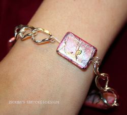 AR006 Pink Art: Armband med kedja och platta rosa stenar...80:- SLD