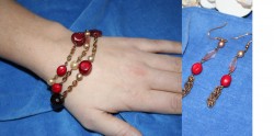 SE022 Goldred: 3 radigt armband med guldfrgad kedja och rda prlor + tillhrande rhngen (samma serie som halsbandet Long red)...55:- SLDFr att se en strre bild, klicka p denna lnk.