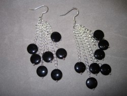 OR033 Black pearl chain: rhngen med svarta snckskalsplattor p kedjor...89:- SLD 
Fr att se en strre bild, klicka p denna lnk. 