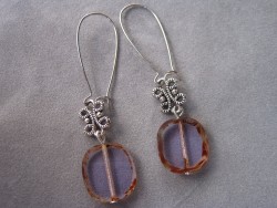 OR036 Blue stone: rhngen med bla glasprlor...75:- 40:- 
Fr att se en strre bild, klicka p denna lnk.