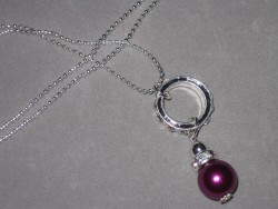 HA078 Purple strass: Halsband med en lila prla p en strass ring...90:- SLD  
Fr att se en strre bild, klicka p denna lnk.