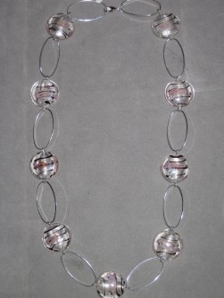HA089 Candy link: Halsband med rosa glaspärlor och ovala länkar...85:- SÅLDFör att se en större bild, klicka på denna länk.