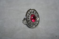 OV039 Ring 4: Ring (justerbar) med en rosa glasprla...55:- SLD
Fr att se en strre bild, klicka p denna lnk.