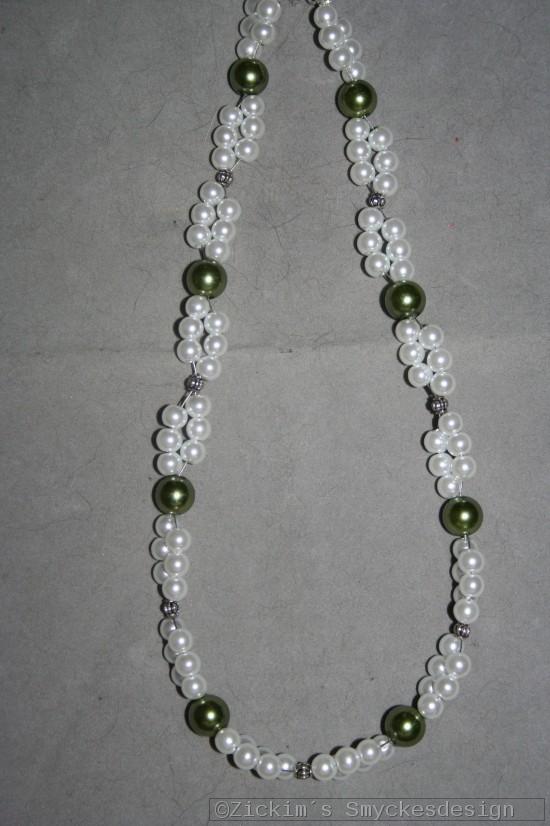 HA141 Double green: Halsband med vita och gröna pärlor i två rader...99:-
För att se en större bild, klicka på denna länk.