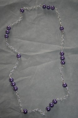 HA135 Long purple three: Lngt halsband (90 cm) med kedja och lila prlor...109:- 69:-
Fr att se en strre bild, klicka p denna lnk.