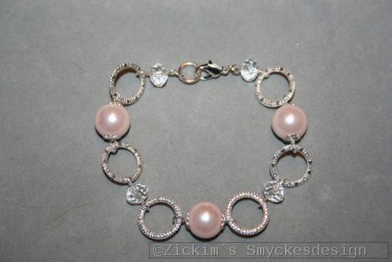 AR164 Princess ring: Armband med rosa prlor och ringar...89:-