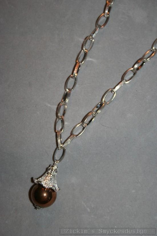HA157 Big gold: Halsband (72 cm) med grov kedja samt en stor guldfärgad glaspärla...105:- SÅLD