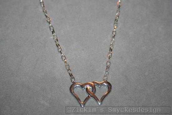 HA156 Double heart: Halsband (43 cm) med ett dubbelhjärta som hänge...89:- SÅLD