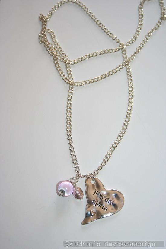 HA169 Follow your heart: Halsband (80 cm) med ett stansat hjrta med texten 