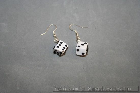 OR080 Dice ear: rhngen gjorda i cernitlera...50:- 25:-