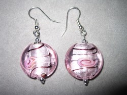 OR032 Candy ear: rhngen med hrliga glasprlor i rosa...59:- 30:-