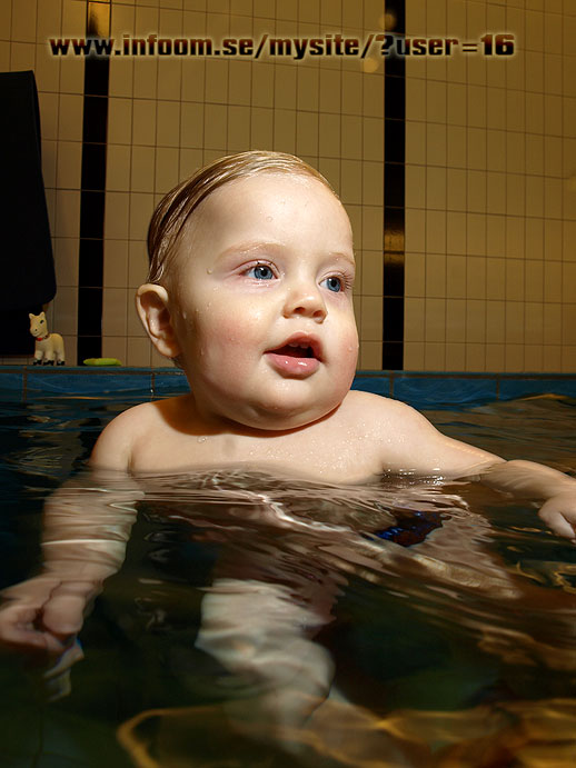 Name: babysim_ovan_vatten.jpg  Width: 518px  Height: 691px