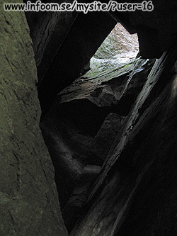 Name: boulder_cave.jpg  Width: 250px  Height: 333px