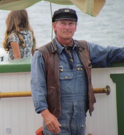 Kapten Atte p Helmi.