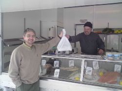 Premir 19/2 2009, hr tillsammans med frsta kunden Hkan Gilljam.