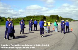 Och sedan mste givetvis banan promeneras och memoreras.