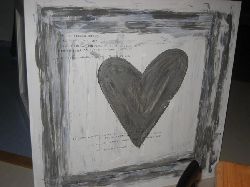 Storlek p tavlan i verklighet 110x110cm. 
Text som r stmplad 