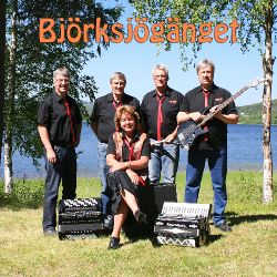 Per klaviatur sng. Sren klaviatur.  Klas trummor. Sten gitarr/bas. Ulla sng